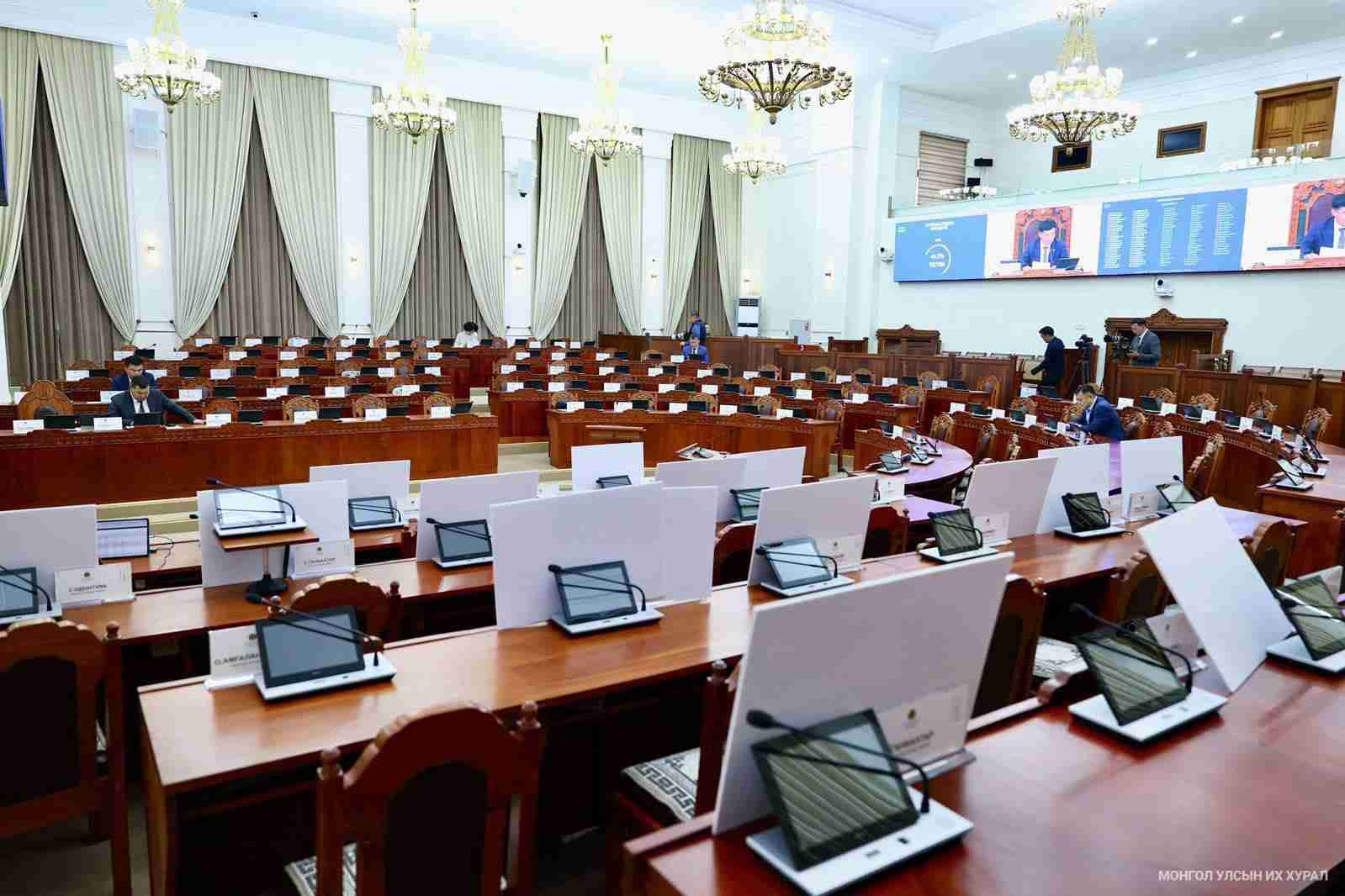 УИХ-ыг тараахыг ард түмэн дэмжиж, авилгачид эсэргүүцэж байна
